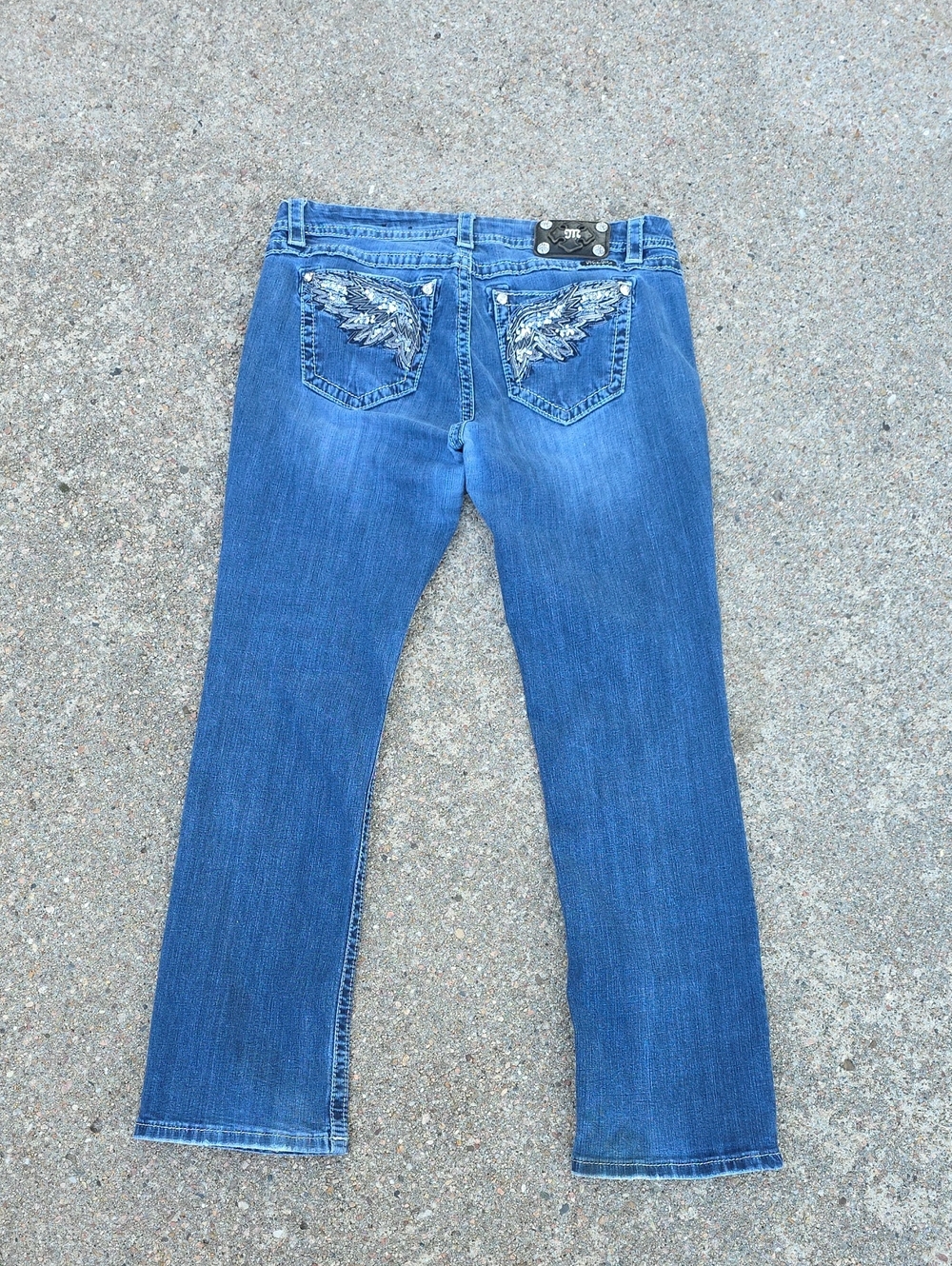 Miss Me Mid Rise Easy Straight Leg Embellished Angel Wings Denim Jeans Size 32 - Picture 3 of 14